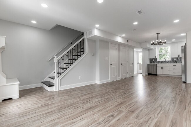 Building Photo - Enjoy the Park View from this Tastefully U...