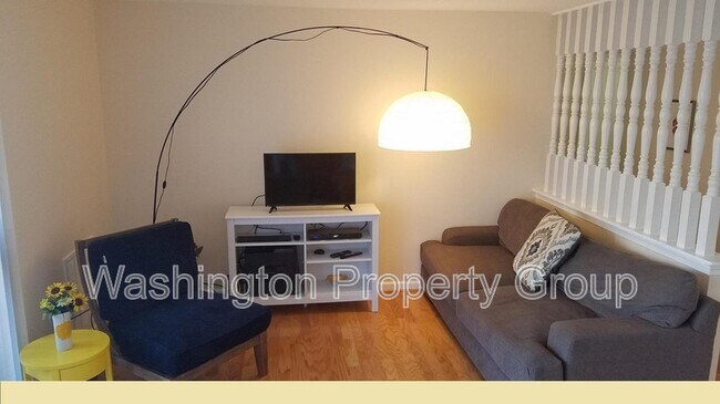 Foto del edificio - 736 Quince Orchard Blvd
