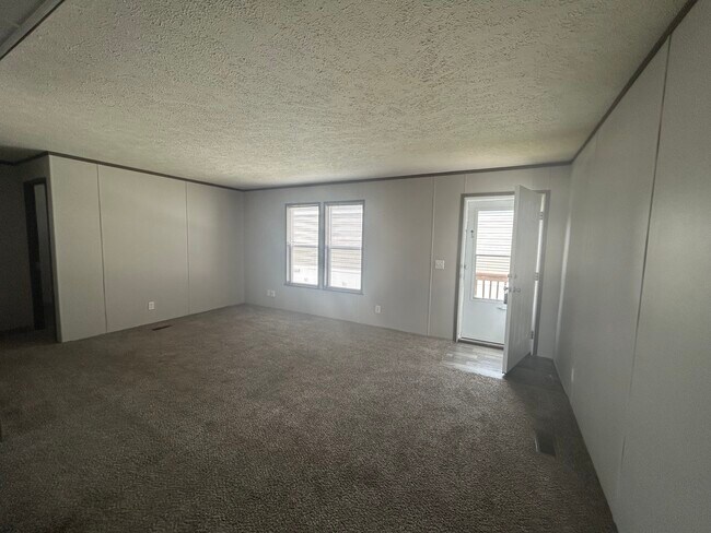 Building Photo - 449 Montana