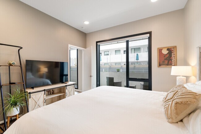 Foto del edificio - NEW Listing!! Near Gulch, Gym, Pool, Free ...