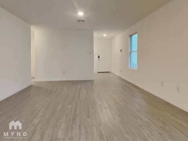 Building Photo - 14521 Payton Flts