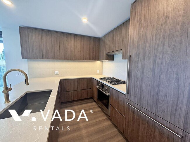 Building Photo - Central Park House 2 Bed Apartment Rental ...