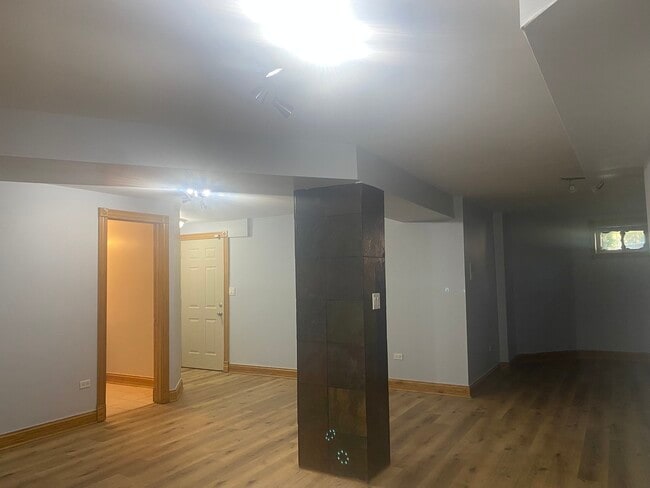 Building Photo - 4619 S Prairie Ave