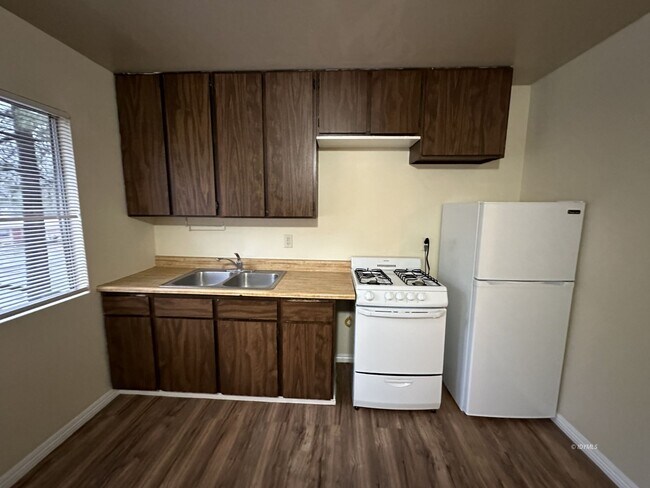 Foto del edificio - In Town 1 bedroom apartment with Patio