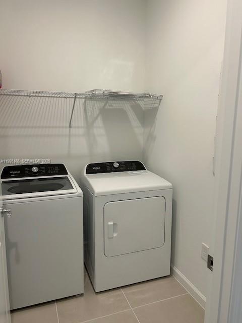 Foto del edificio - 6385 Honor Wy