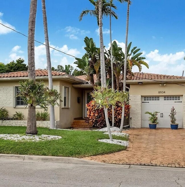 Building Photo - 8934 Emerson Ave