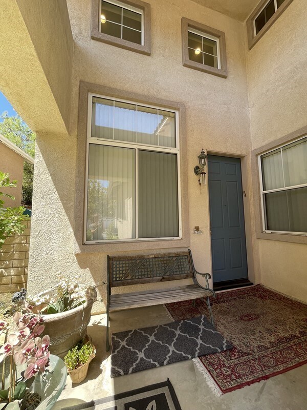 Foto del edificio - Warm & Welcoming 3 BR House in Beautiful G...