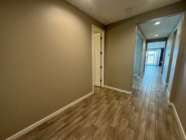 Foto del edificio - Available for Immediate Move-In! Spacious ...