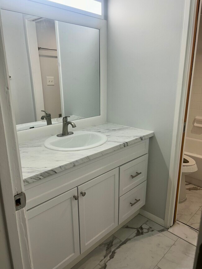 Foto del edificio - 715 Washtenaw Road