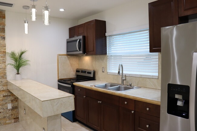 Foto del edificio - 3261 NW 52nd St