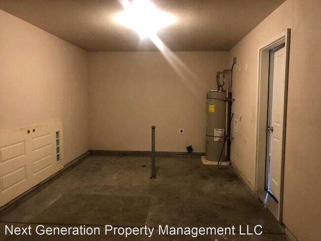 Building Photo - 3 br, 2.5 bath House - 2610 Green Villa Ln.