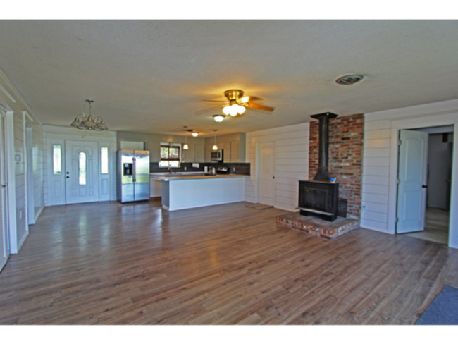 Building Photo - 97364 Pirates Point Rd