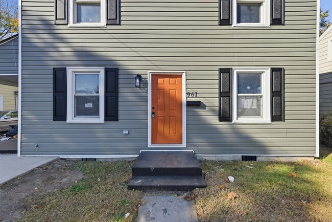 Photo - 961 17th St House