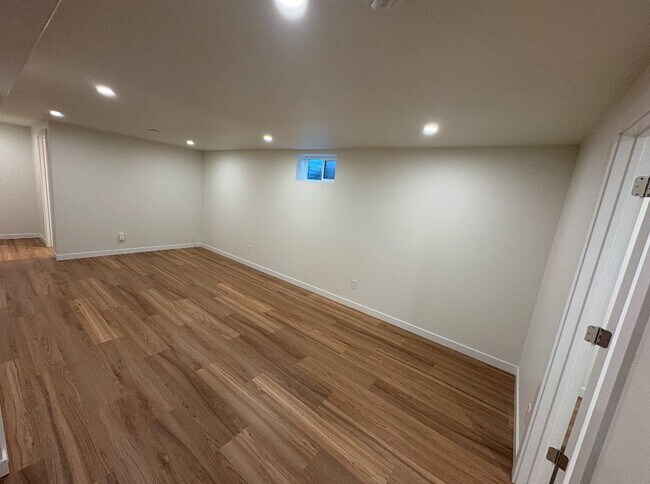 Foto del edificio - 3378 W Saratoga Ave