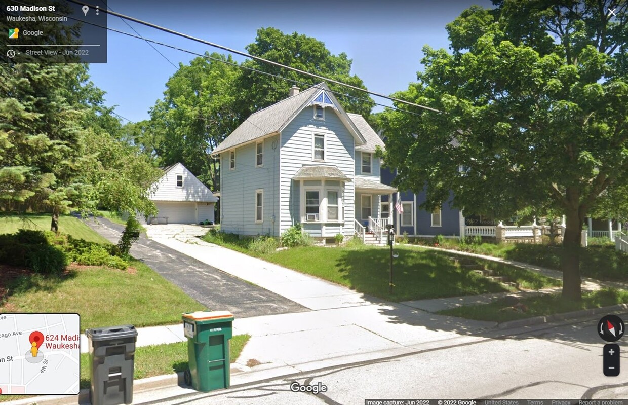 Primary Photo - 3 Bedroom 1.5 bath single family house wit...