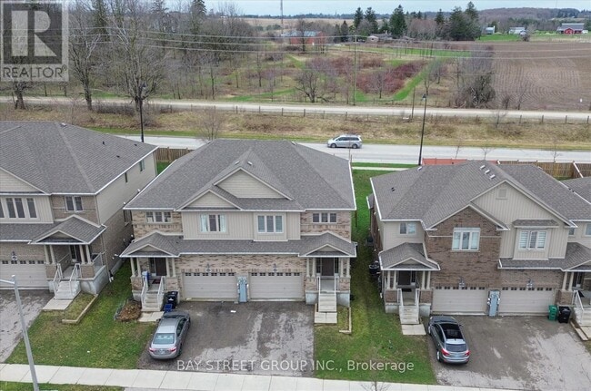 Building Photo - 445 Avens St