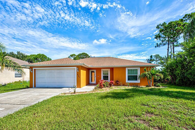 Foto principal - 8386 Red Coach Ave