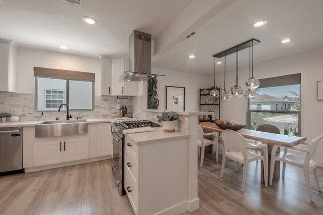 Photo - 3914 Somerset Dr House