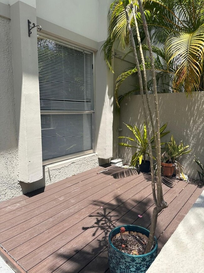 Interior Photo - Hideaway in the Grove