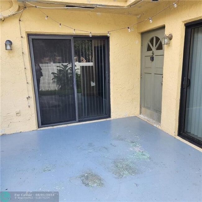 Building Photo - 4204 NW 114th Terrace