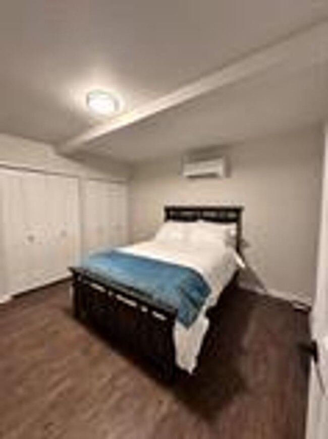 Building Photo - Fully Furnished 2 Bed 1 Bath Condo. Anacon...