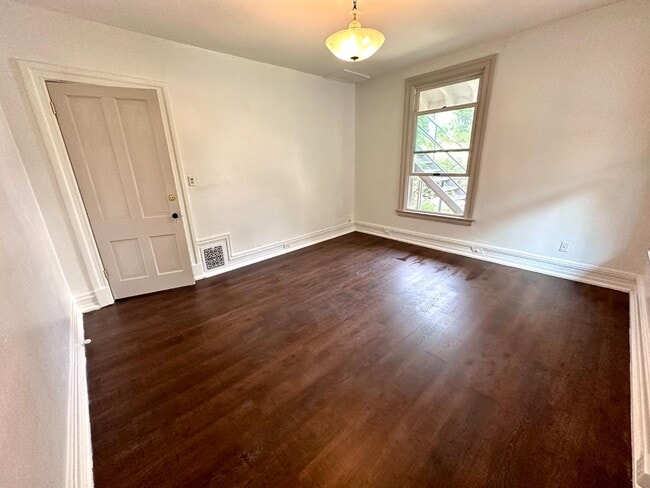 Foto del edificio - 832 Emerson St