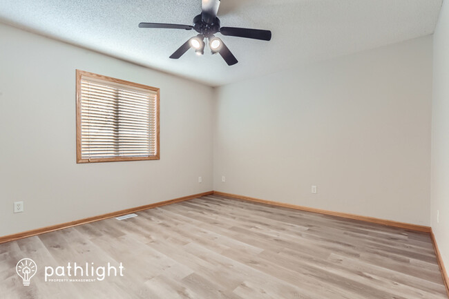 Building Photo - 832 2nd St, St. Paul Park, MN, 55071