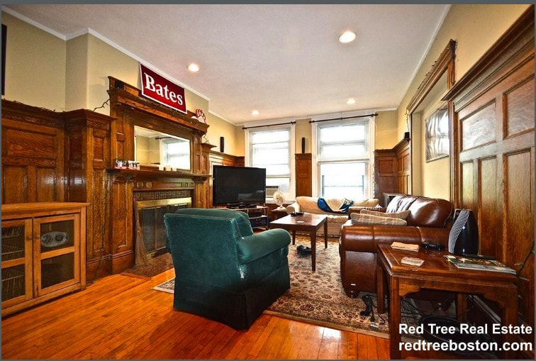 Primary Photo - 1793 Beacon St