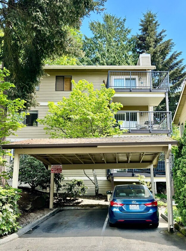 412 10th St, Kirkland, WA 98033 Condo for Rent in Kirkland, WA