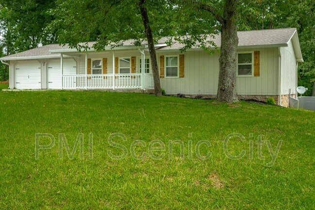 Foto del edificio - 8621 Glenaire Dr