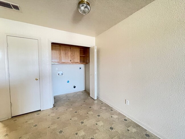 Building Photo - 3408 Zephyr Rd