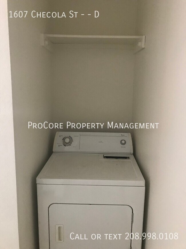 Foto del edificio - 1607 Checola St