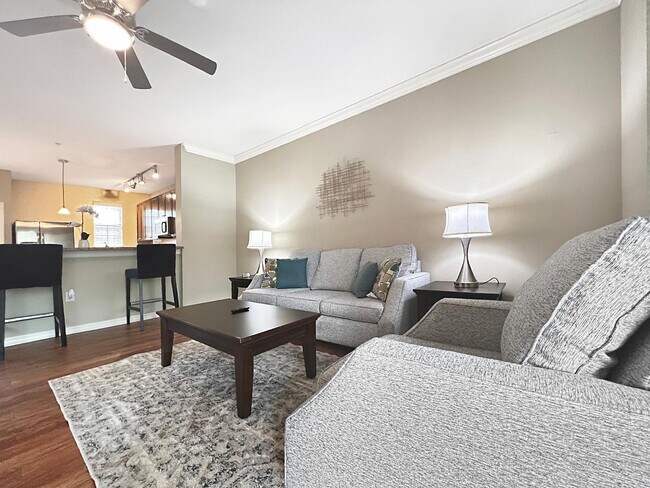 Foto del edificio - 1811 Sweetbroom Cir