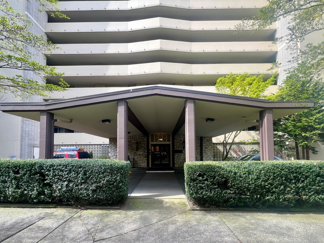 Primary Photo - Highlander Condominiums - Capitol Hill