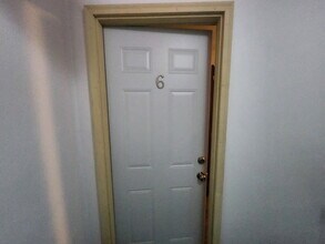 Building Photo - 712 George St