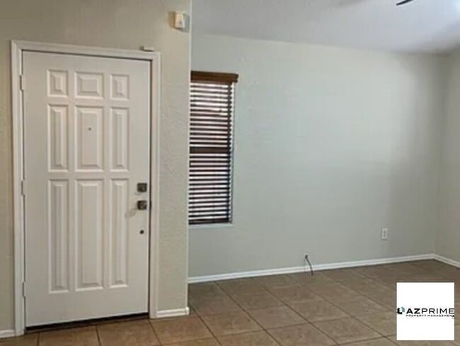 Building Photo - single story family home