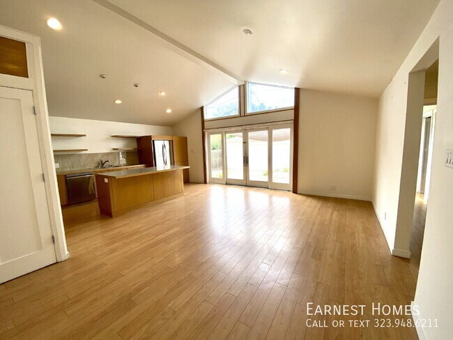Foto del edificio - 2577 S Bundy Dr