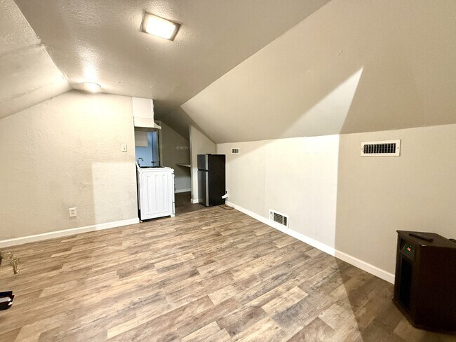 Foto del edificio - 805 1/2 M St NW