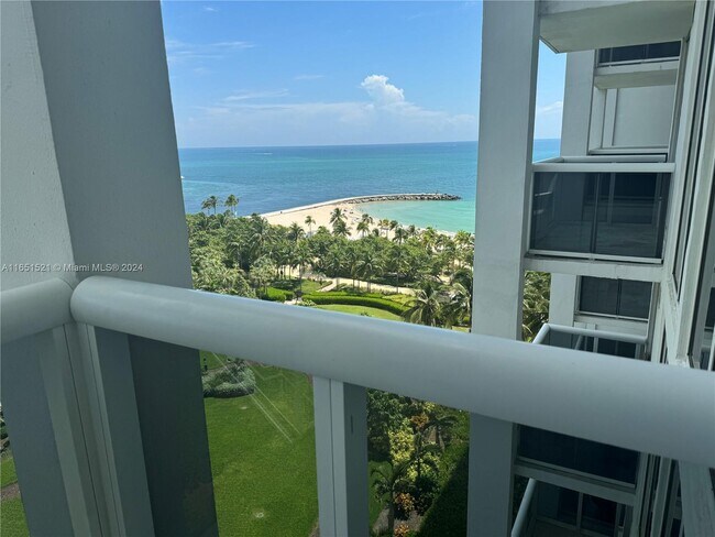 Building Photo - 10275 Collins Ave