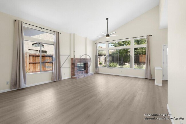 Building Photo - 102 Kershaw Ct