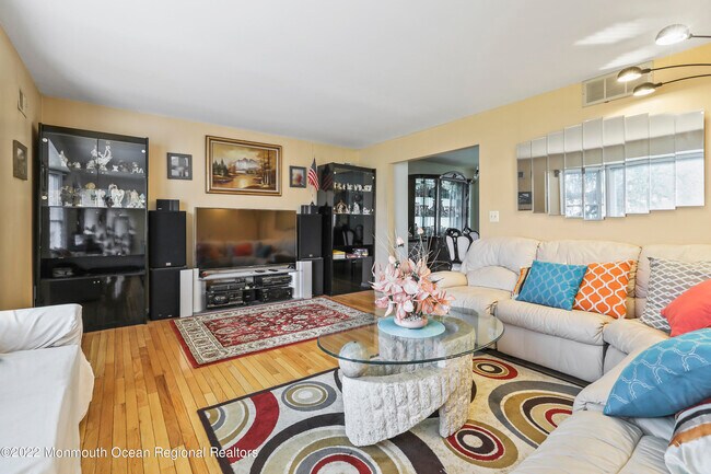 Foto del edificio - 1001 Isaac Ct