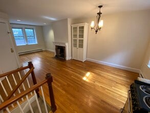 Building Photo - 16 Cedar Lane Way