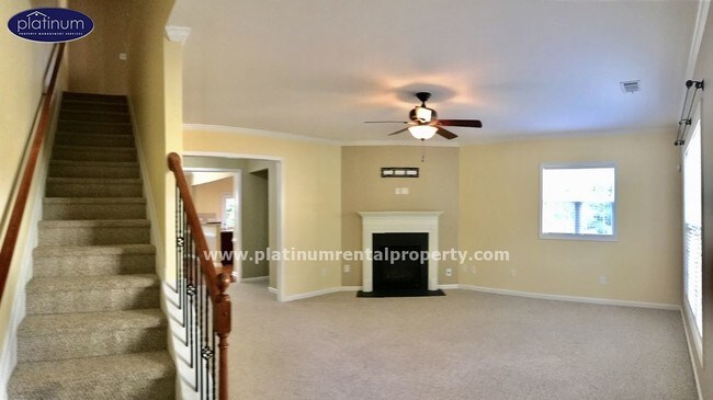 Building Photo - 611 Pecan Knoll Dr