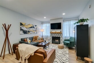 Building Photo - 75 N Valle Verde Dr