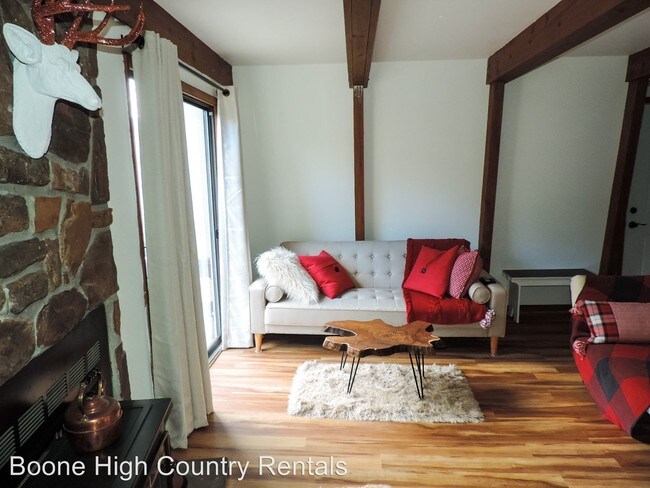 1 Br 1 Bath House 18 B Spruce Court House For Rent In Banner