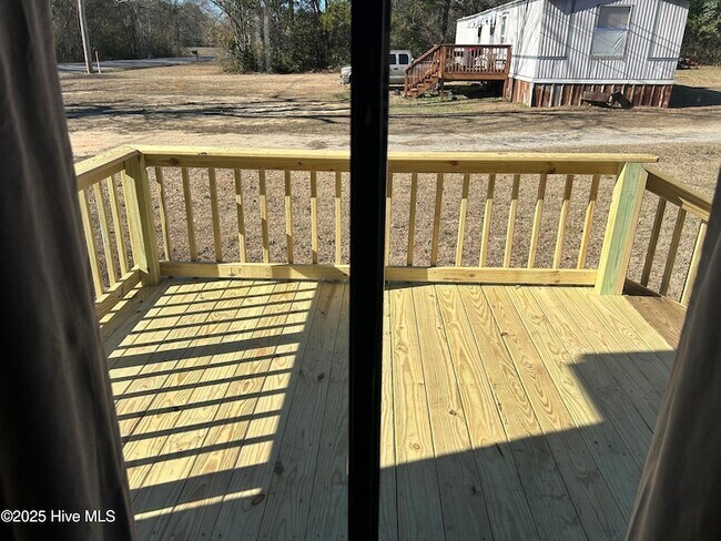 Foto del edificio - 178 Rosalyn Rd