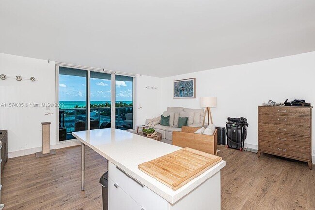Foto del edificio - 2301 Collins Ave