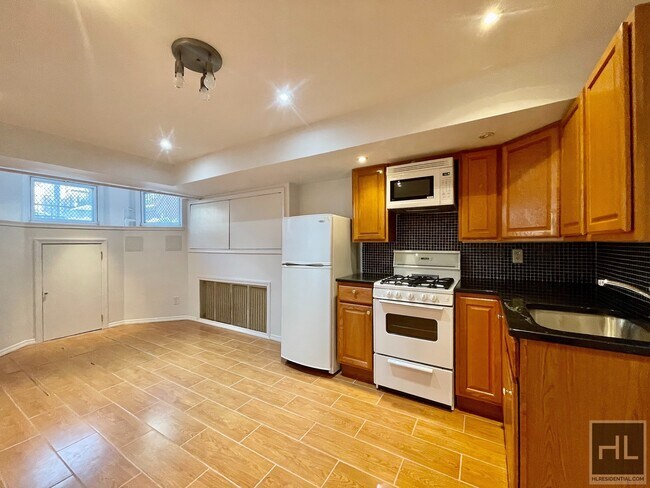 Building Photo - 492 14TH STREET