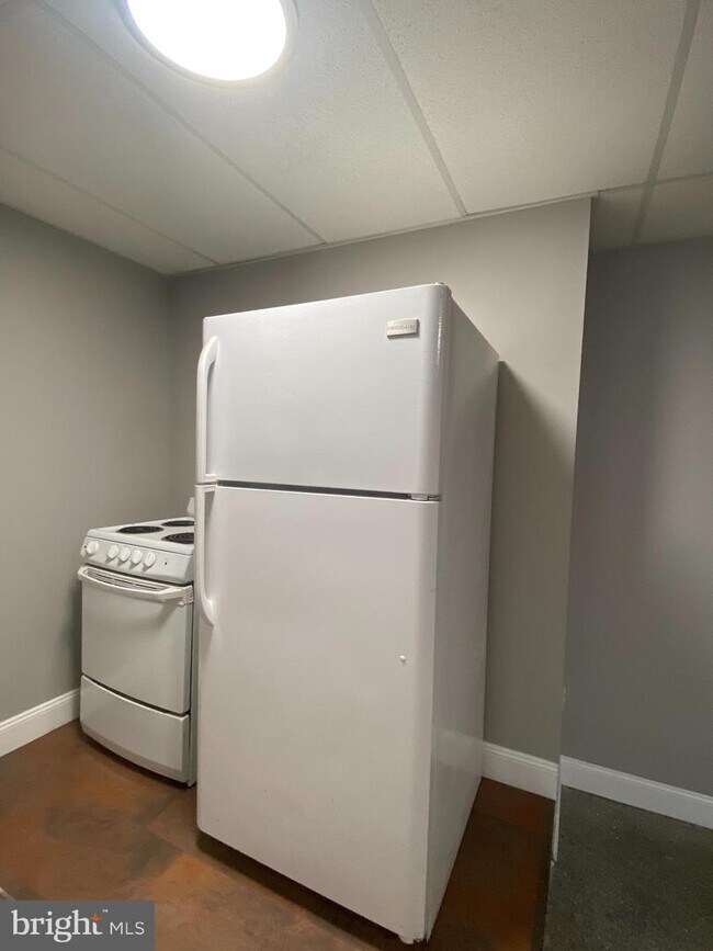 Foto del edificio - 202 S Samuel St