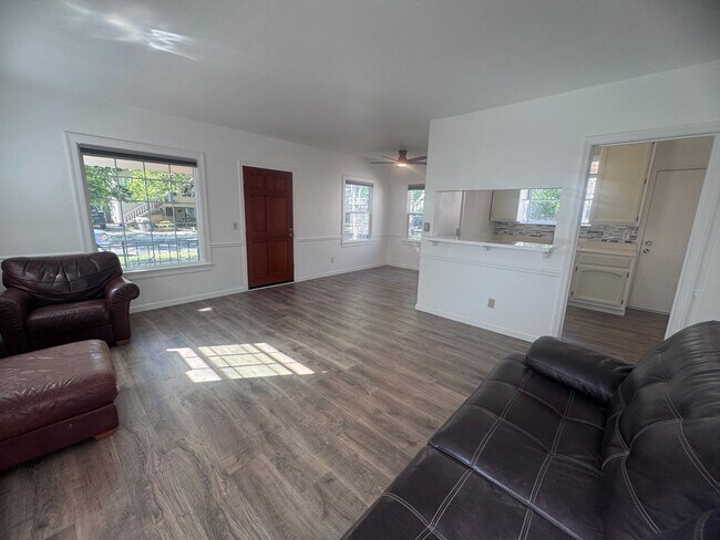 Foto del edificio - 2-Bedroom Home in the State Streets!